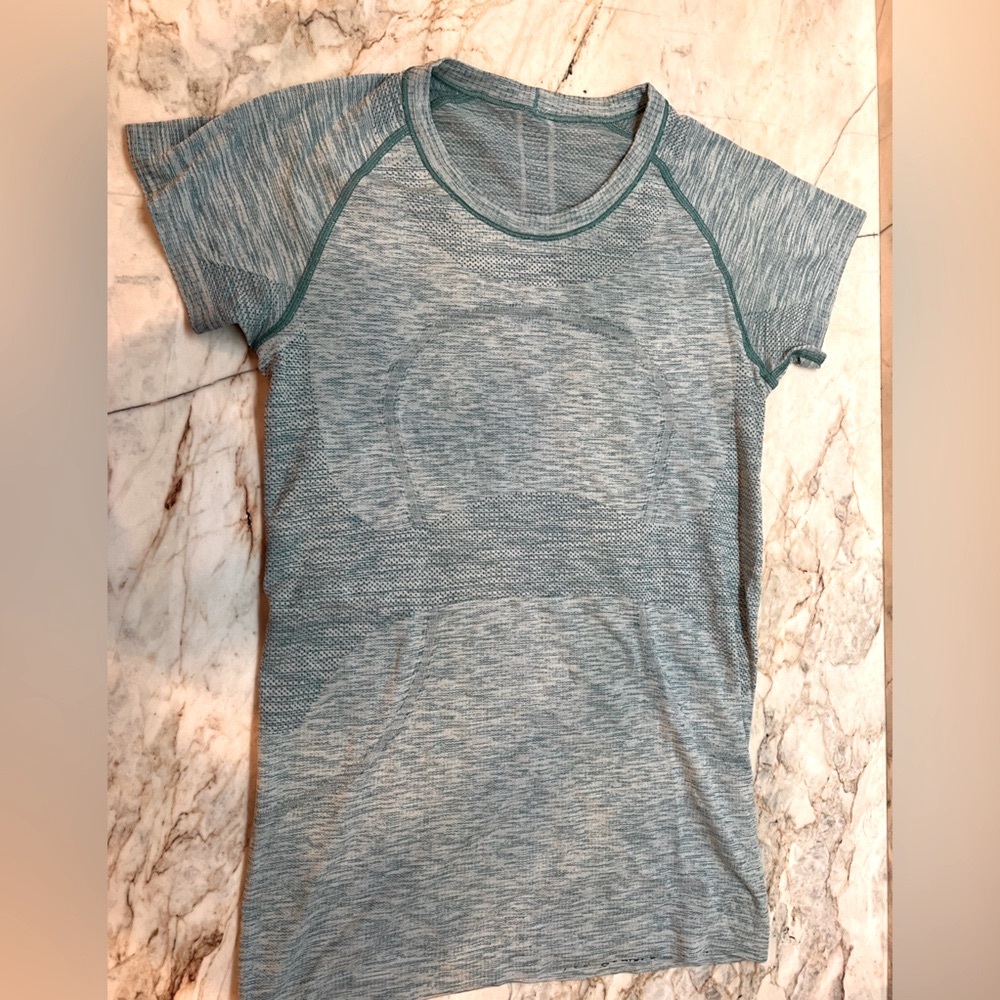 Lululemon swiftly shirt, size 8